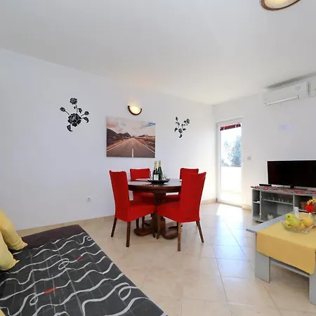 卢卡公寓 Ražanac