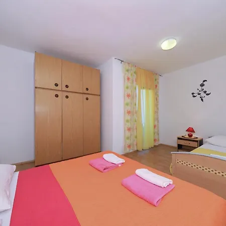 Apartment Luca Razanac