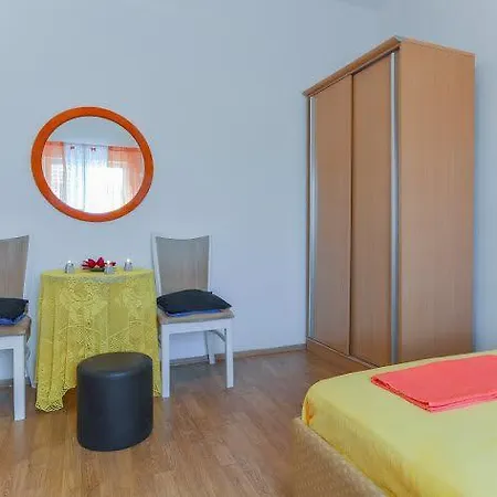 Apartment Luca Razanac