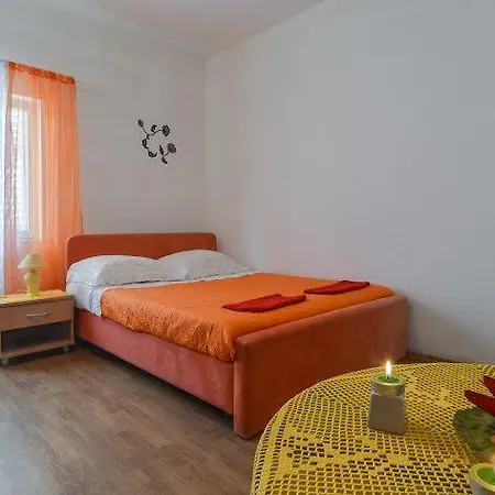 Luca Apartment Razanac