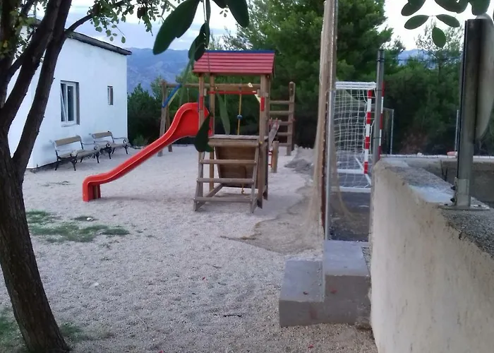 Luca Apartman Ražanac