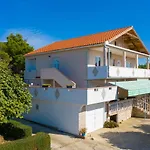 Apartamento Luca Ražanac