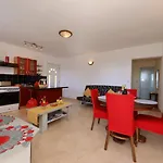 Luca Apartamento Ražanac