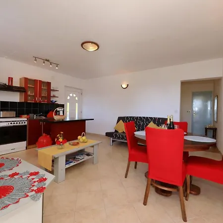 Luca Apartment Ražanac